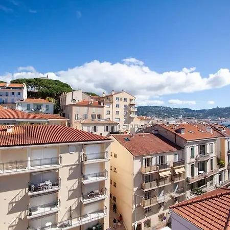Brand New 2 Min Walk To Palais